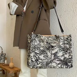 Flower Sketch Large Capacity Canvas Tote Bag, Lightweight Shoulder Satchel Bag